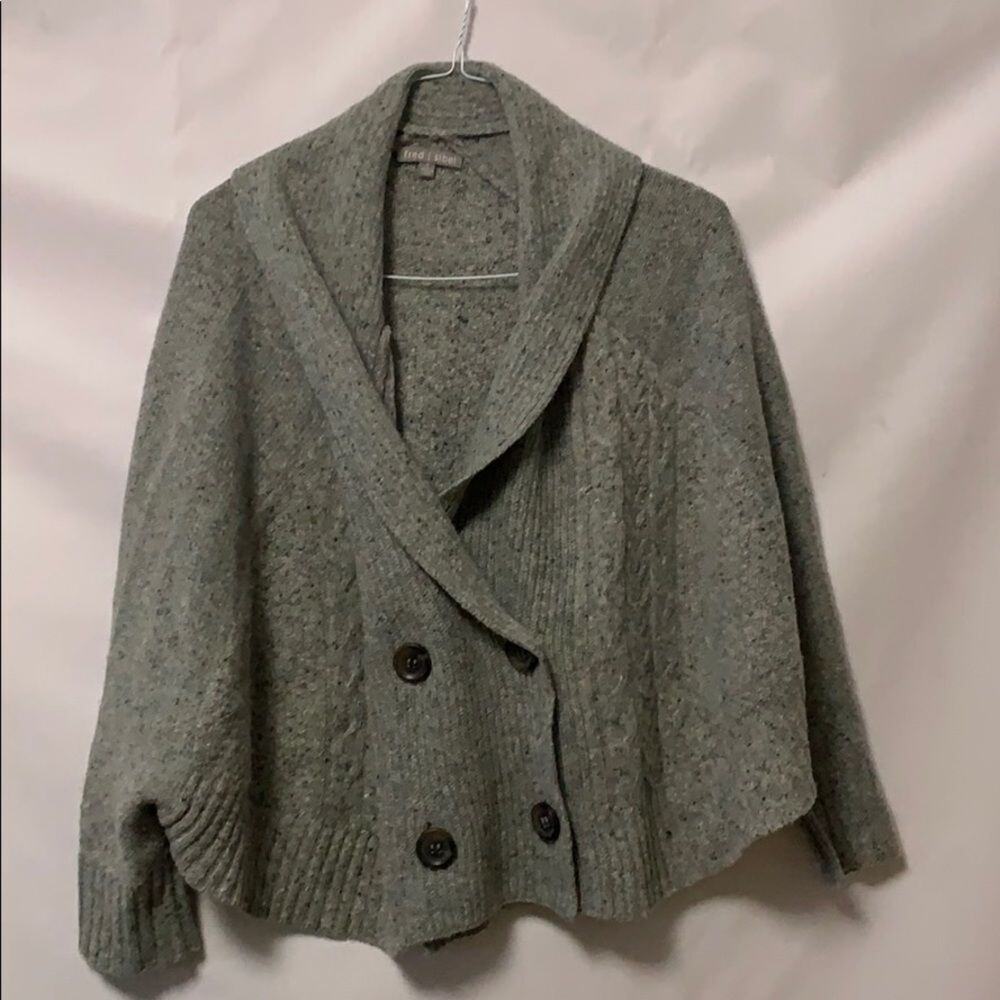 FRED & SIBEL GRAY HEAVY CAPE SWEATER‎ BUTTON SIZE S